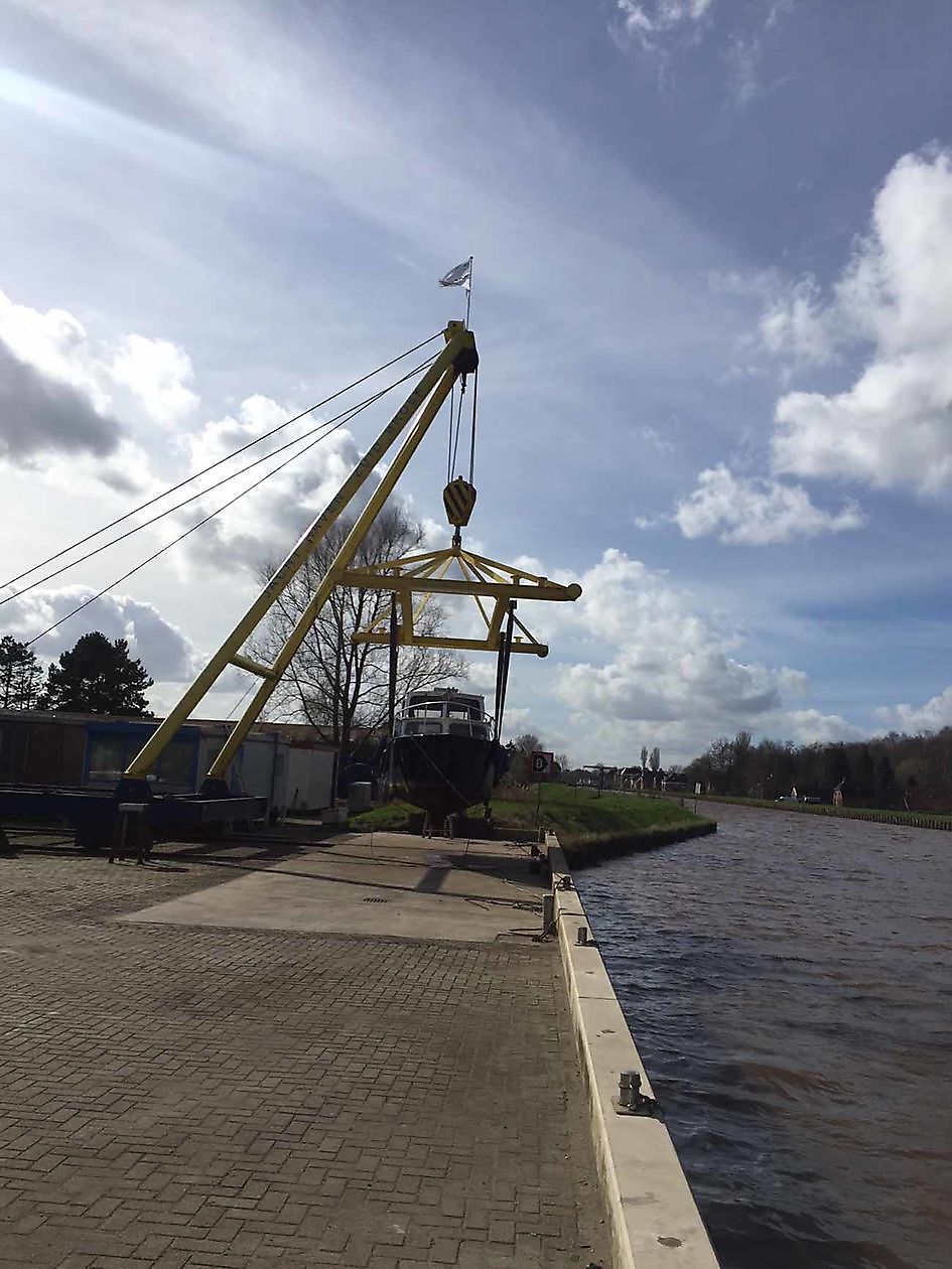 Botenkraan met wasplaats Winschoterdiep - Jachthaven Zuidbroek Groningen